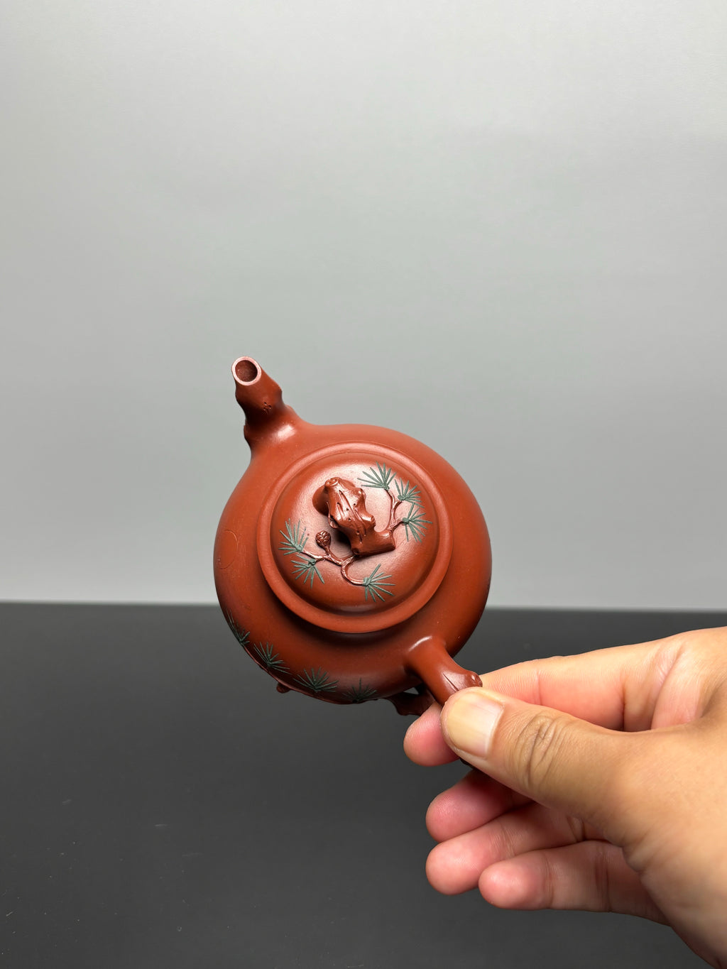 范泽锋高徒·邱爽紫砂潜力重器《松报春壶》是您礼藏皆宜的高端艺术品👍  ——原矿优质朱泥·200cc