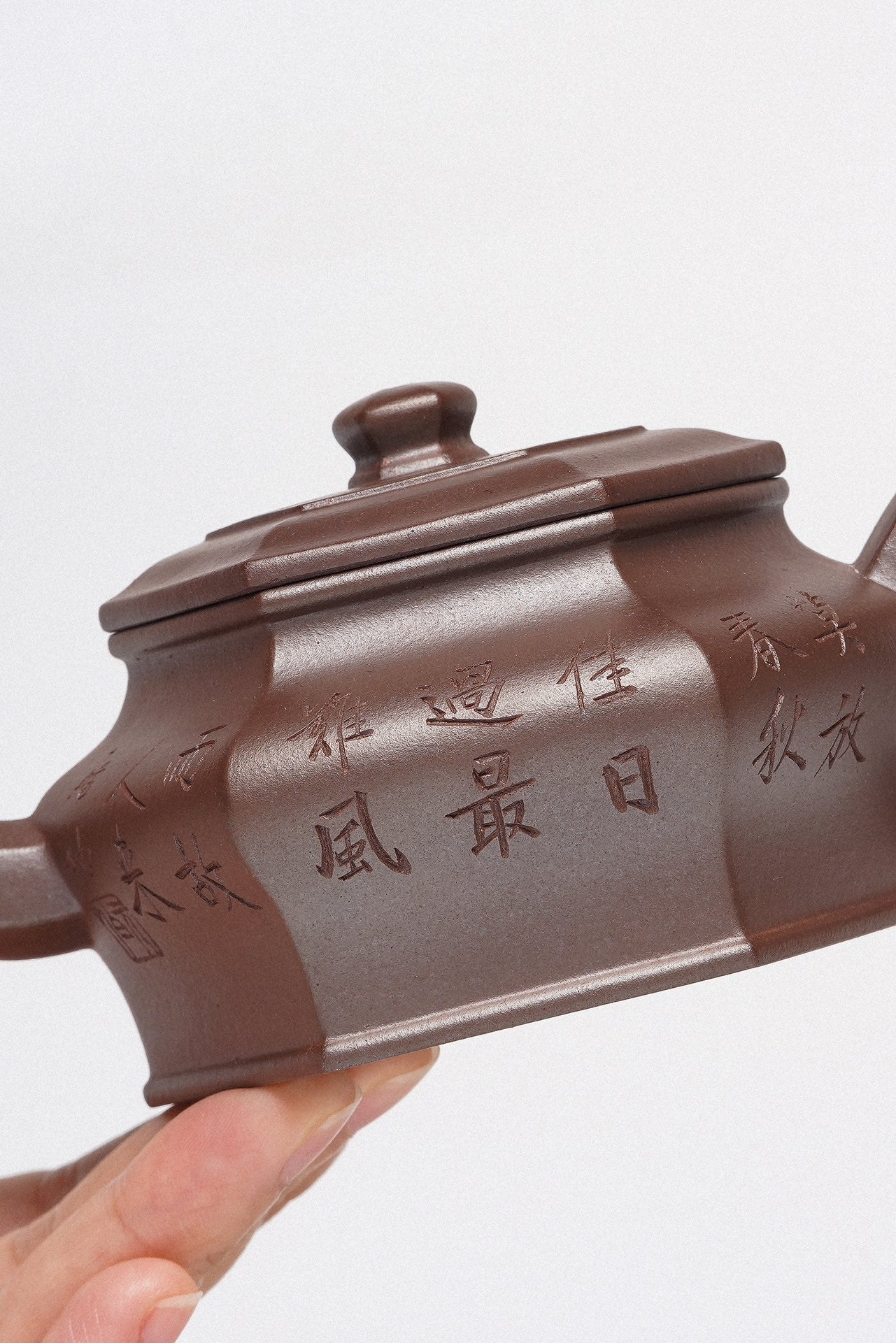 周建春大师扛鼎之作《六方金钟壶》是收藏与礼赠皆宜的高端艺术品——原矿优质金龙血砂·180cc