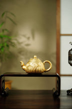 紫砂与雕塑融合·原创艺术重器【莲心壶】礼藏双宜之选的高端艺术品！  ——原矿优质黄金降坡 230cc（黄金紫晶贝壳烧）