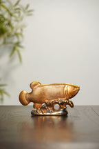 金鳞纳福·海浪承祥｜紫砂雕塑艺术家·张亚仙亲制·非遗黄金贝壳烧《金龙鱼》摆件 长20.8cm × 宽5cm × 高11.8cm