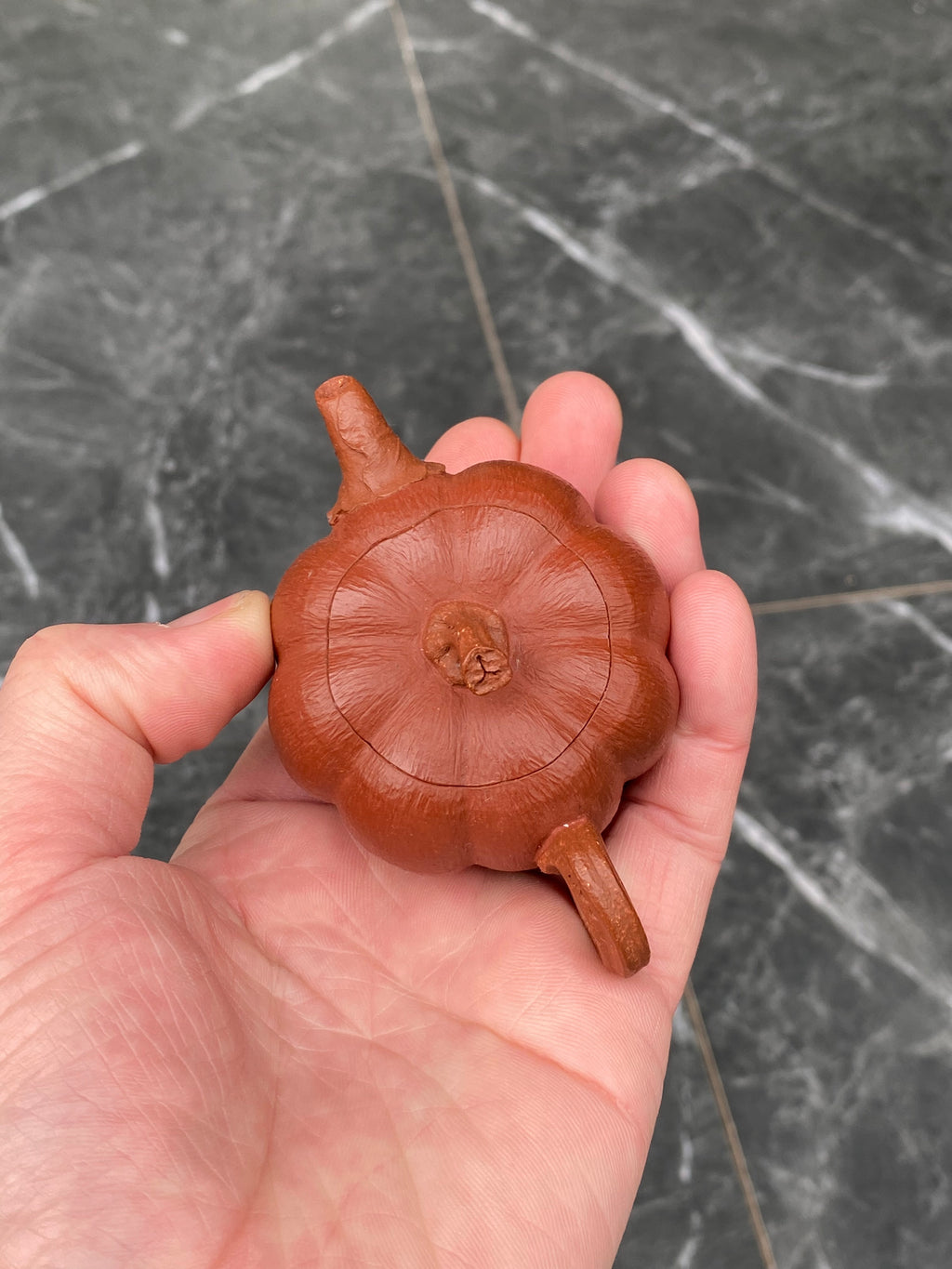 超级紫砂小南瓜壶·60cc 精品把玩 堪堪一握 上手出彩 原矿降坡料 肌理细腻 精巧可爱 口盖严实合缝 花器精品