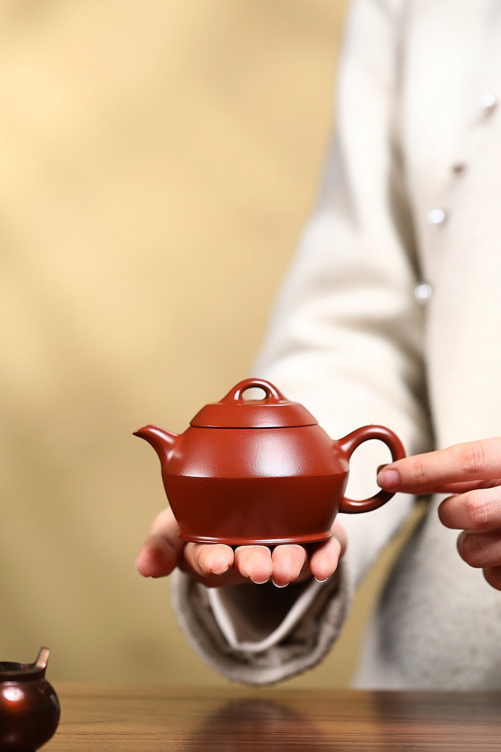 原矿紫砂好料好工好造型《汉瓦壶》精品佳作！ ——原矿优质大红袍·150cc ——实力派陶艺家·杜鹃