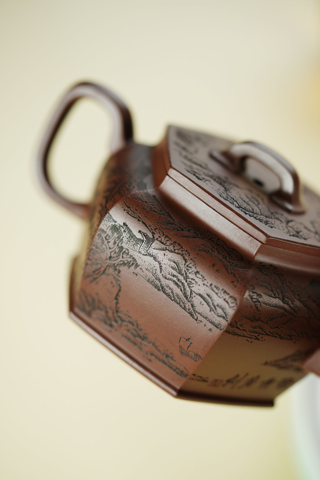 大生壶第四代嫡传·范秀芳紫砂臻品《六平盖方宫灯》——原矿优质降坡泥·260cc ——江苏省陶瓷艺术大师·范秀芳 制