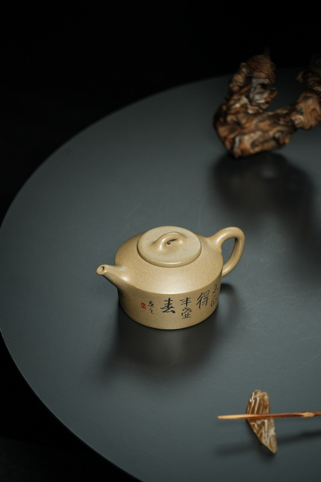 储立之大师传世典藏重器《镜瓦壶》——原矿优质 青段·350cc ——江苏省工艺美术大师·储立之 之作