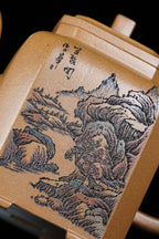 紫砂界彩刻山水第一人·李峰巅峰臻品大拍18万《福鼎八方壶》——原矿优质老段泥·420cc ——著名紫砂彩刻艺术家·李峰亲工