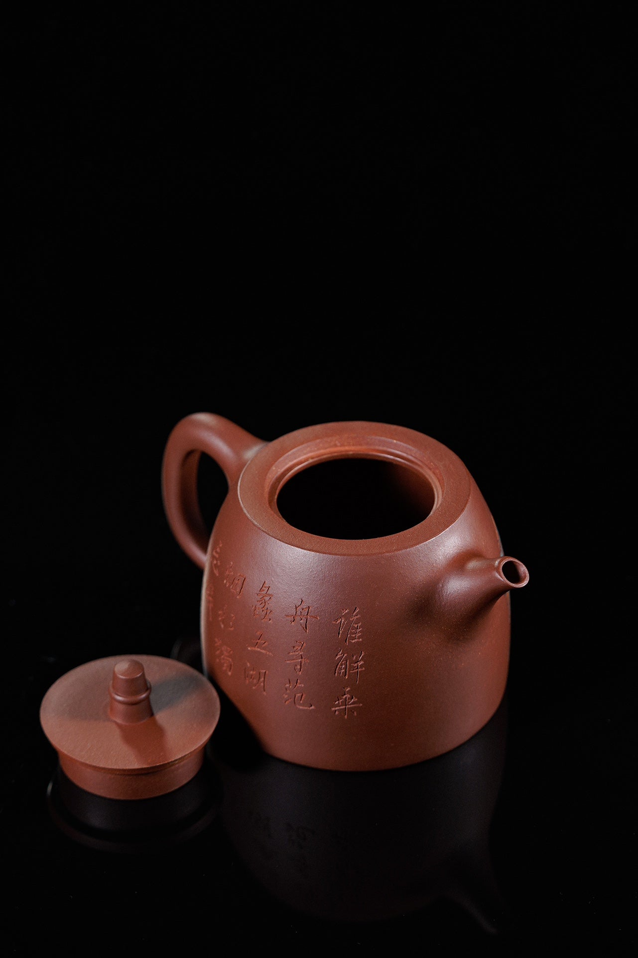 紫砂界彩刻山水第一人·李峰巅峰臻品《大汉铎壶》——原矿优质底槽清·500cc ——著名紫砂彩刻艺术家·李峰亲工