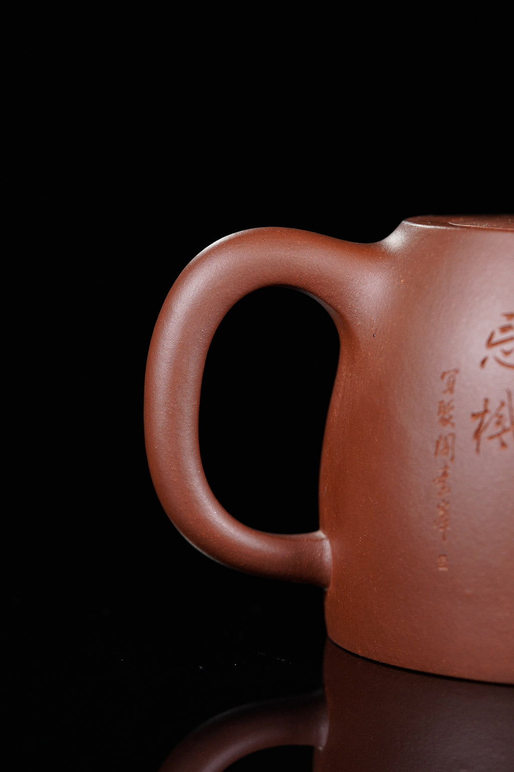 紫砂界彩刻山水第一人·李峰巅峰臻品《大汉铎壶》——原矿优质底槽清·500cc ——著名紫砂彩刻艺术家·李峰亲工