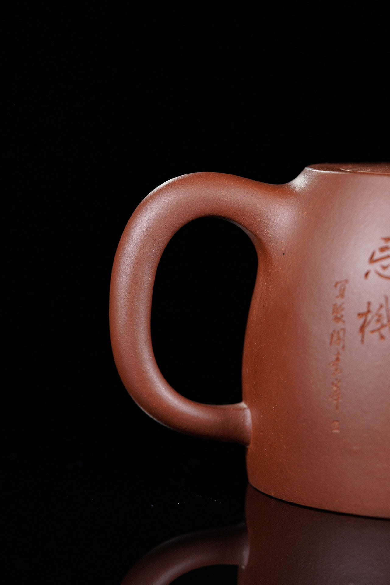 紫砂界彩刻山水第一人·李峰巅峰臻品《大汉铎壶》——原矿优质底槽清·500cc ——著名紫砂彩刻艺术家·李峰亲工