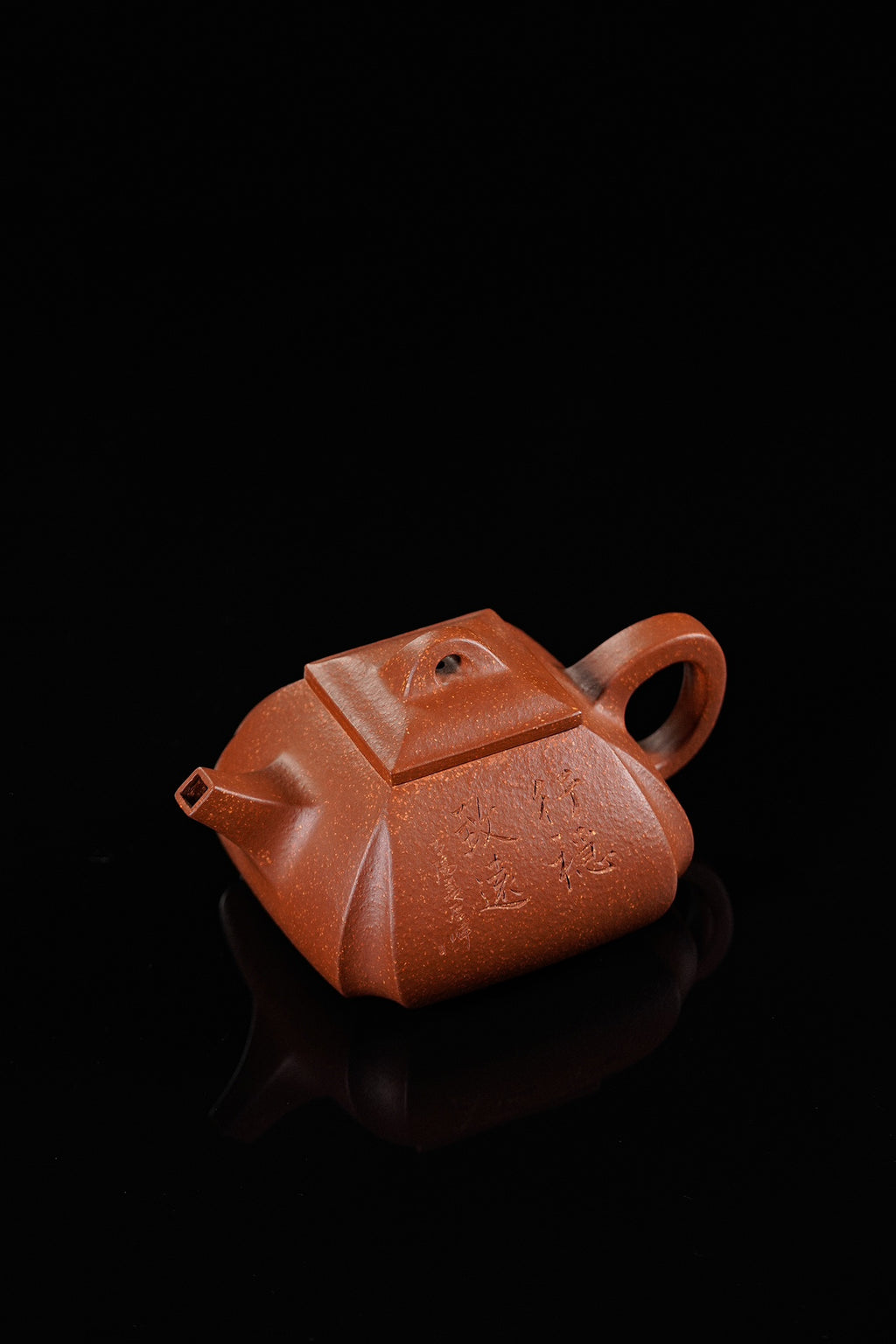 紫砂界彩刻山水第一人·李峰巅峰臻品《抽角石瓢》——原矿优质紫泥调砂·350cc ——著名紫砂彩刻艺术家·李峰亲工