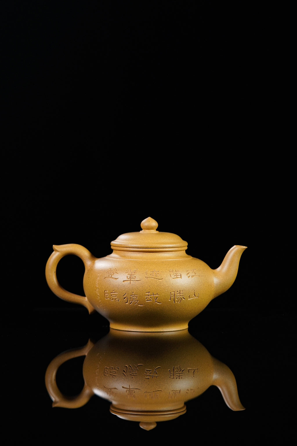 紫砂界彩刻山水第一人·李峰巅峰臻品《笑樱壶》——原矿优质黄金段·280cc ——著名紫砂彩刻艺术家·李峰亲工