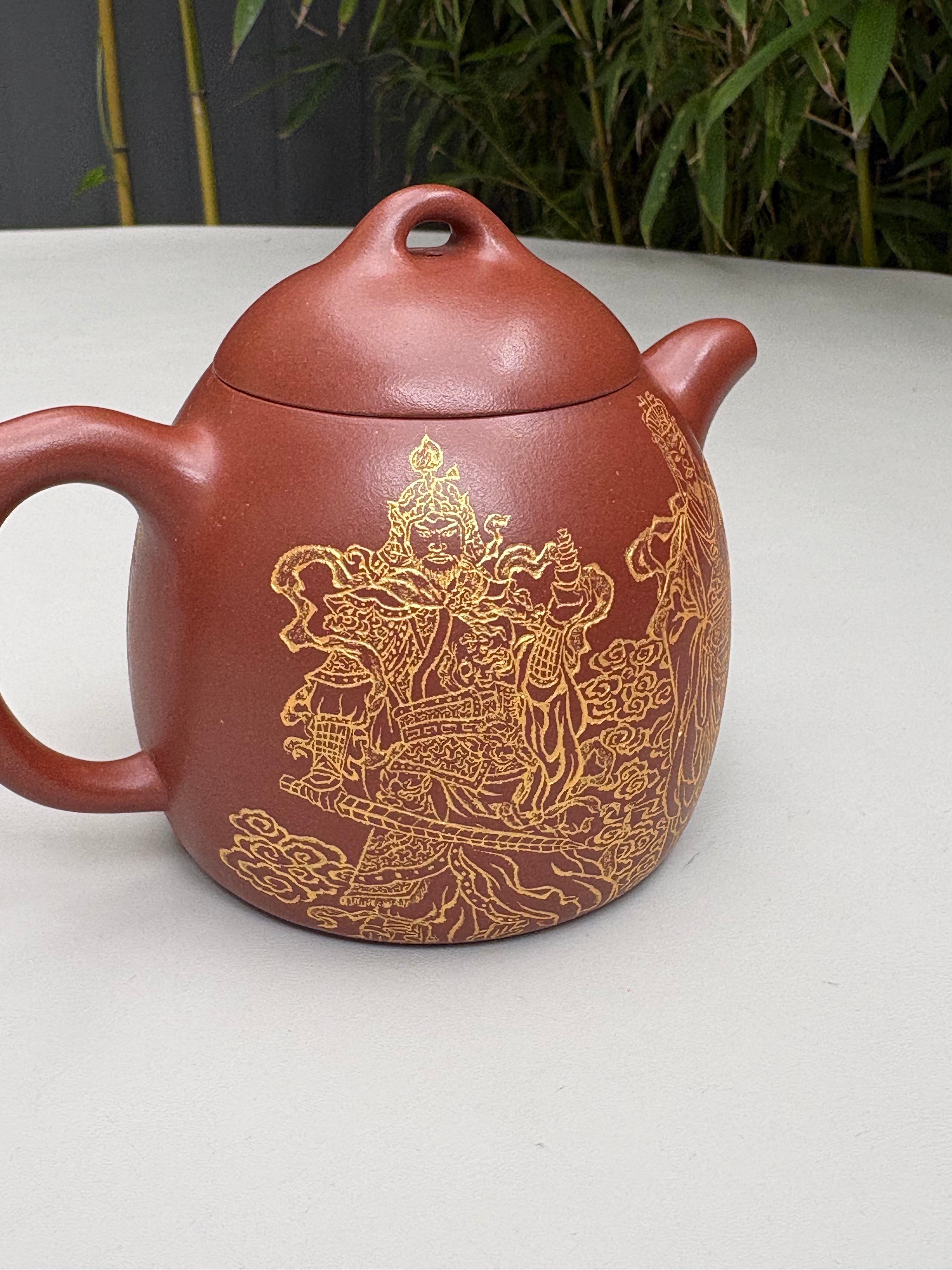 邱爽×邱玉林双大师联袂【秦权·五路财神】——原矿优质底槽清·350cc ——江苏省级大师·邱爽 亲制 ——中国陶瓷艺术大师·邱玉林 装饰