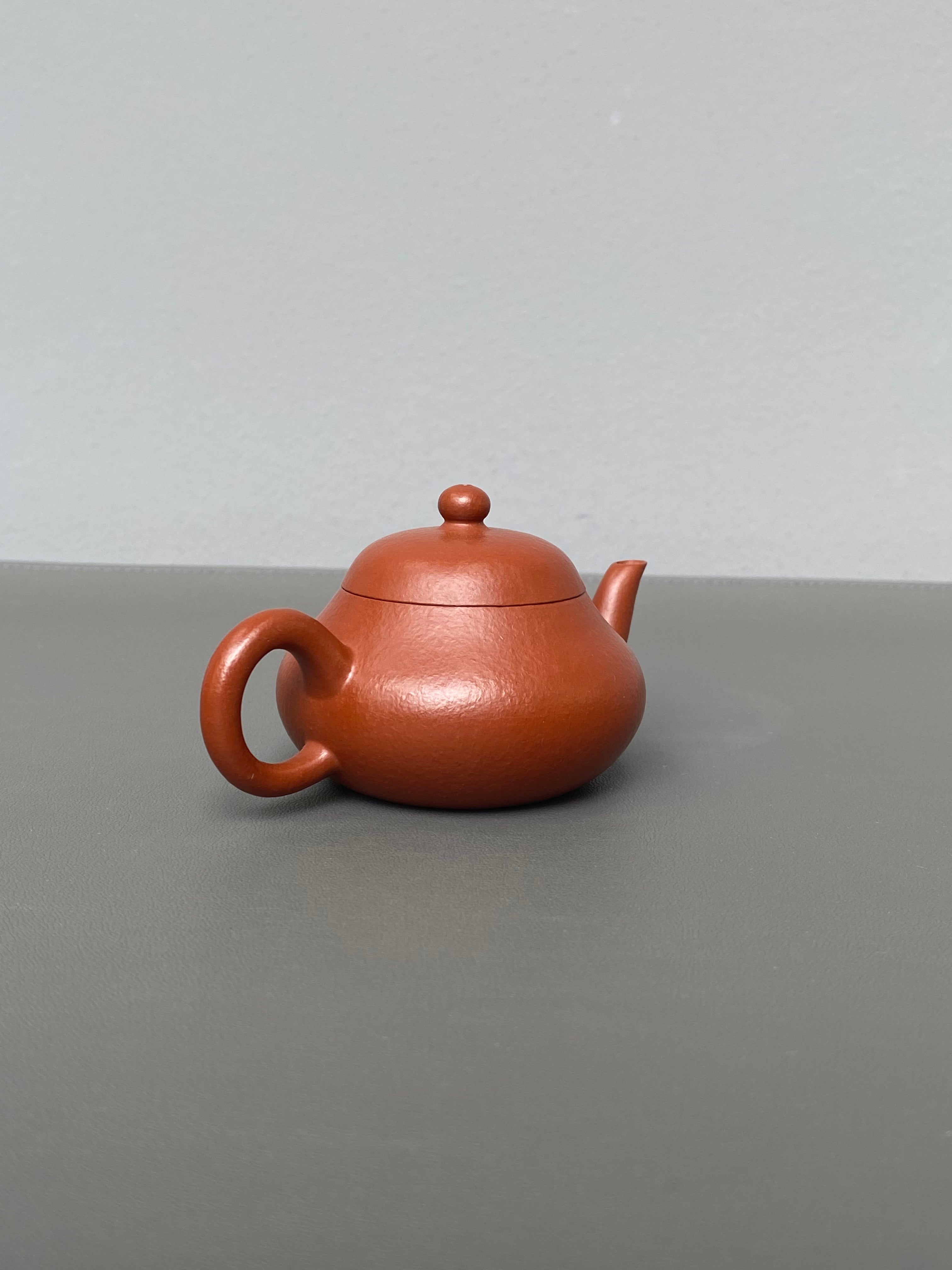 范泽锋高徒·邱爽紫砂潜力重器《梨形壶》——原矿优质粗砂朱泥·70cc ——江苏省级大师·邱爽 亲制
