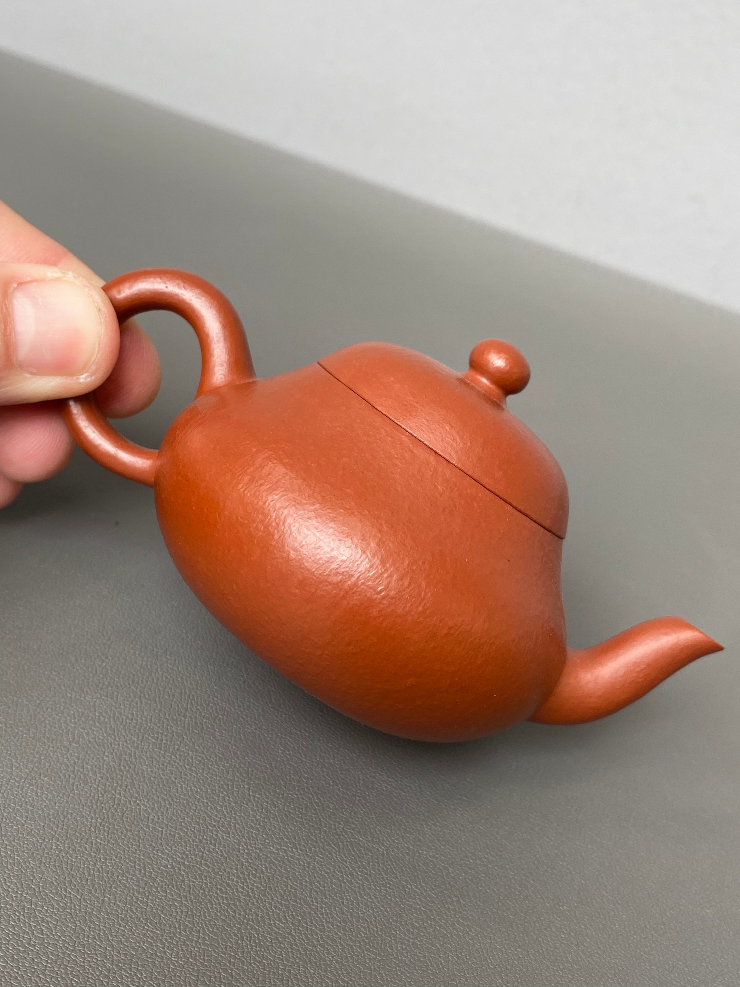 范泽锋高徒·邱爽紫砂潜力重器《梨形壶》——原矿优质粗砂朱泥·70cc ——江苏省级大师·邱爽 亲制