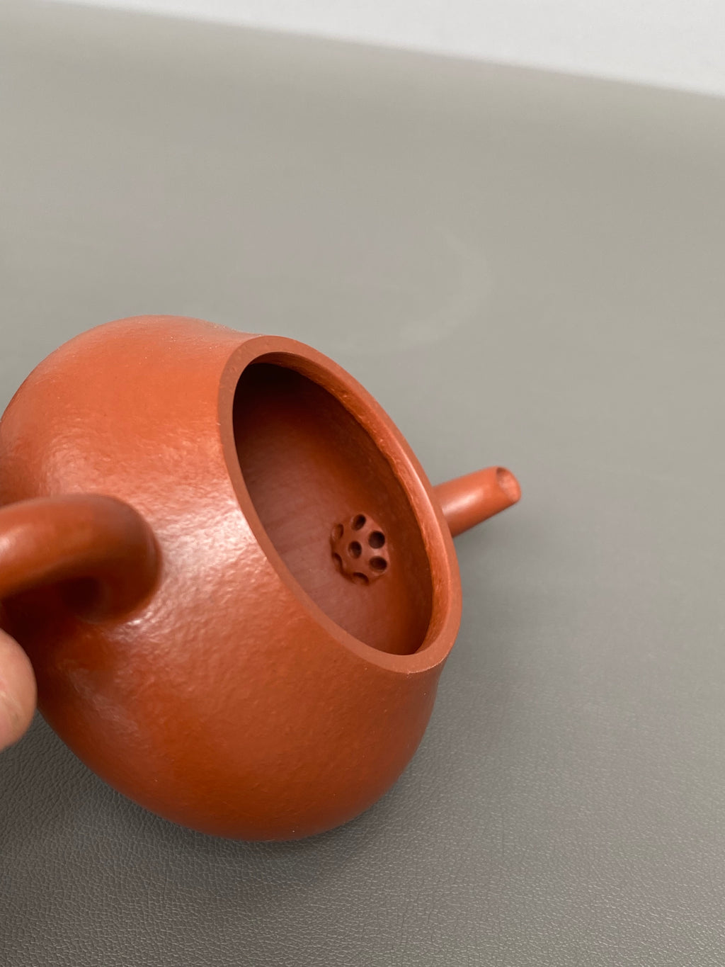 范泽锋高徒·邱爽紫砂潜力重器《梨形壶》——原矿优质粗砂朱泥·70cc ——江苏省级大师·邱爽 亲制