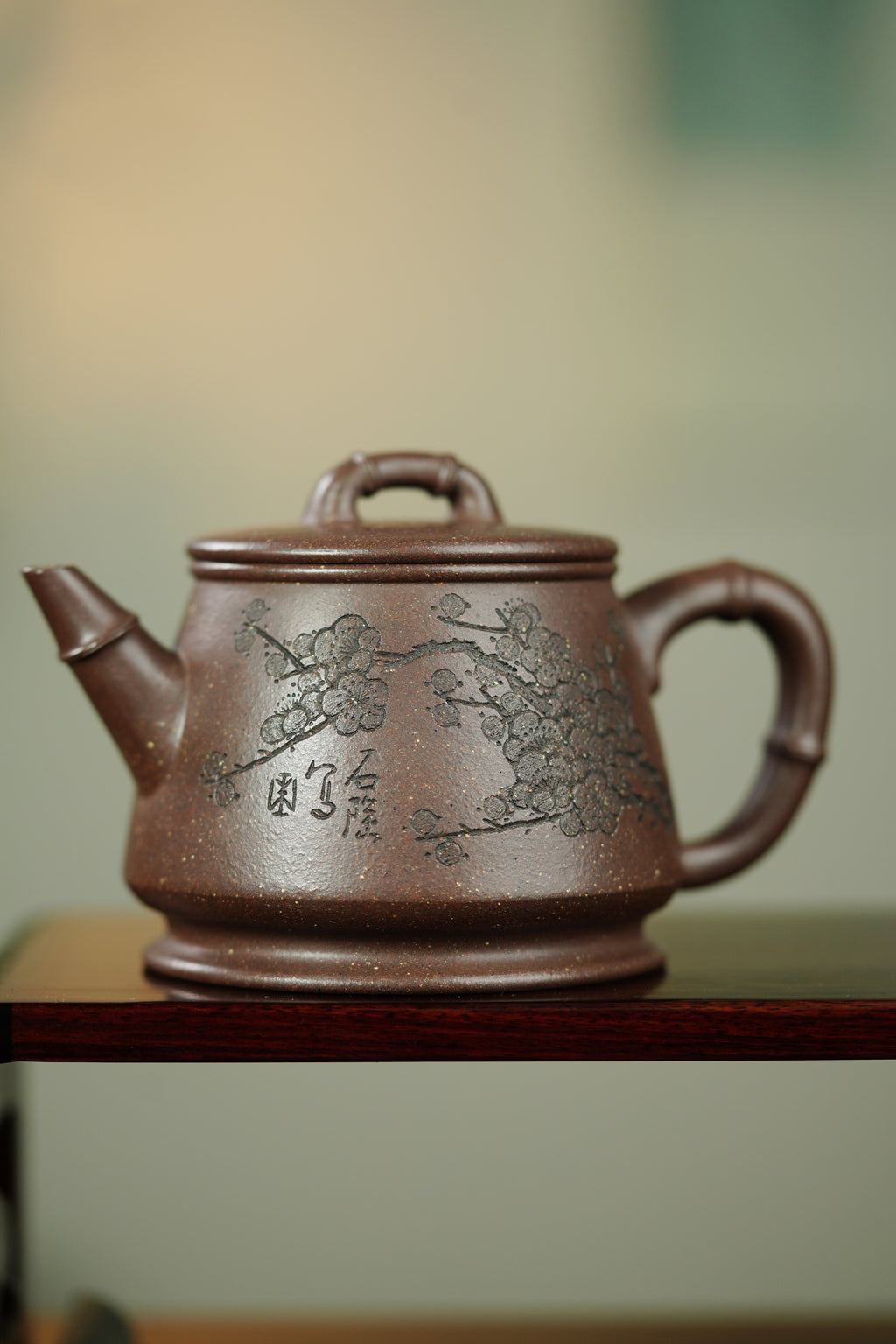 陈宏林大师传世巅峰臻品【高六方壶】业界标杆· ——原矿优质松华青段·420cc ——紫砂山水陶刻天花板·陈宏林亲工