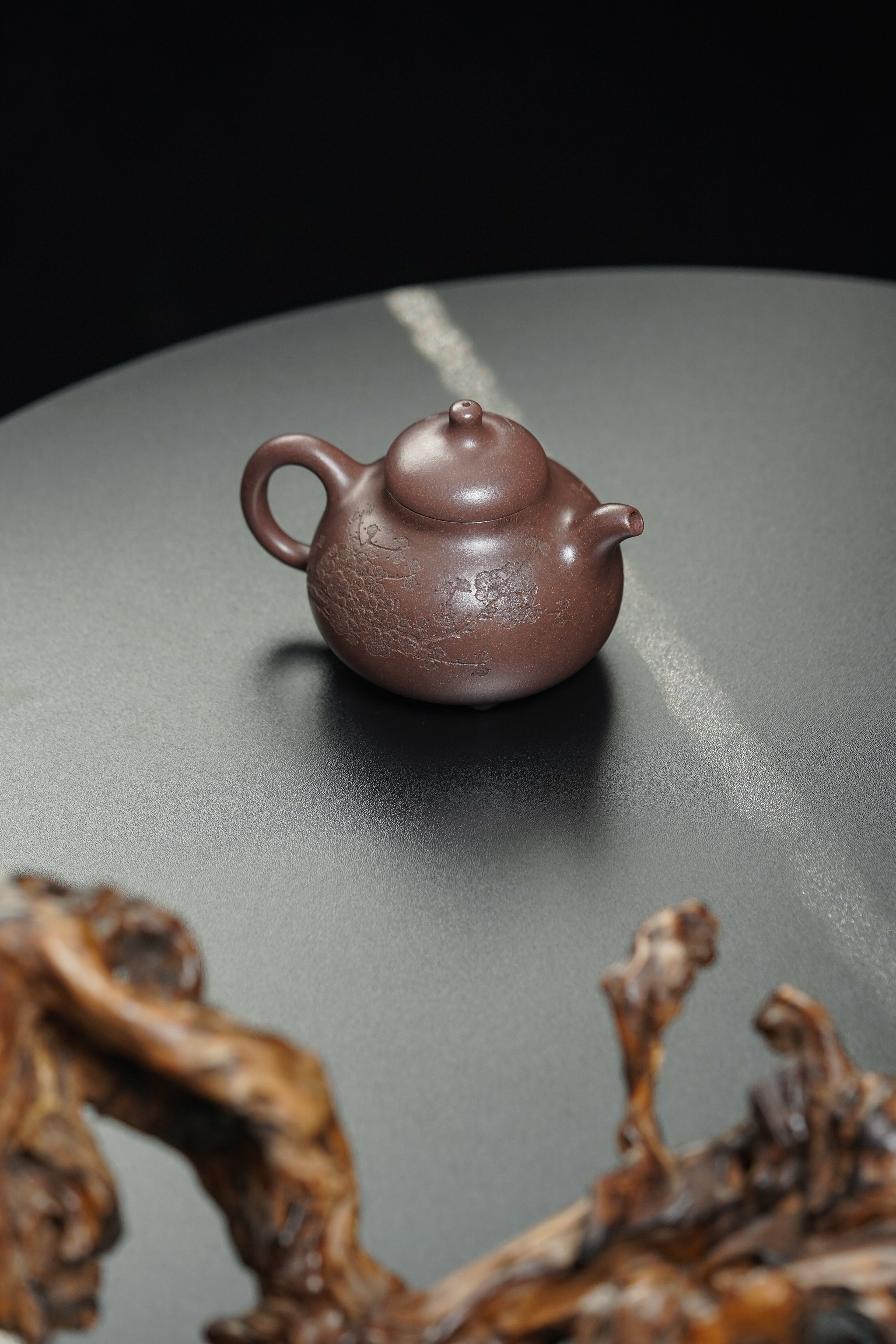 中国紫砂界当代梅王·朱炳浩(石陶）本工巅峰臻品《乳鼎壶》——原矿优质紫玉金砂·330cc