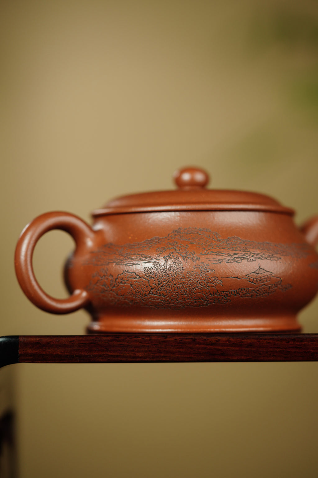 陈宏林大师传世巅峰臻品【明炉壶】业界标杆·——原矿优质底槽清·180cc ——紫砂山水陶刻天花板·陈宏林亲工