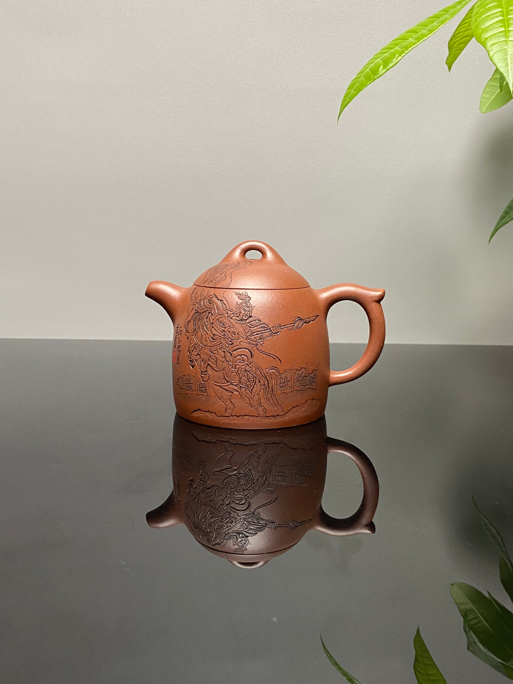 杨喜雨大师顶流臻品《秦权壶》形神兼备·礼藏双宜·传世重器！  ——原矿优质底槽清·260cc ——紫砂刻绘全能艺术名家·杨喜雨 亲工