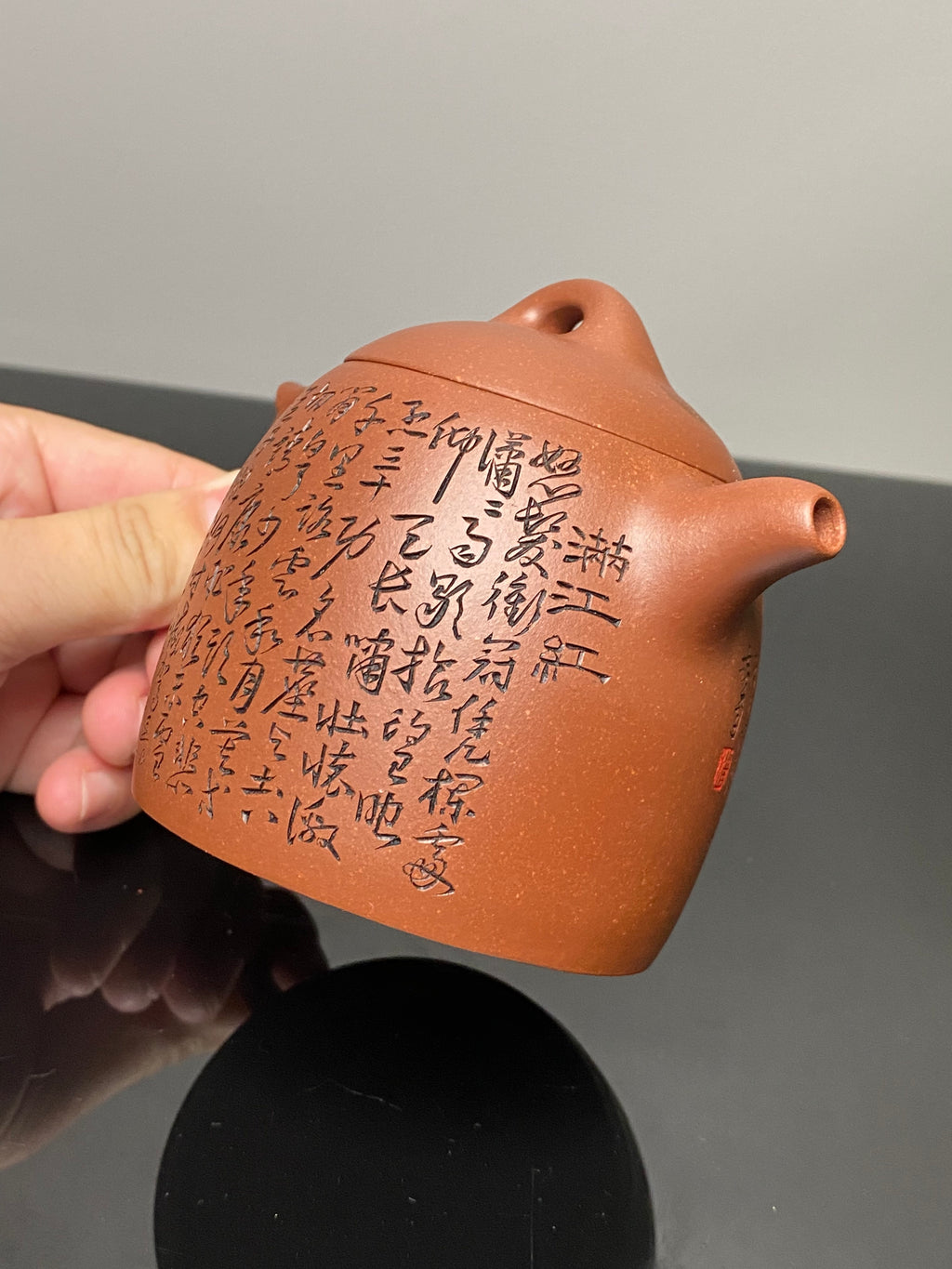 杨喜雨大师顶流臻品《秦权壶》形神兼备·礼藏双宜·传世重器！  ——原矿优质底槽清·260cc ——紫砂刻绘全能艺术名家·杨喜雨 亲工