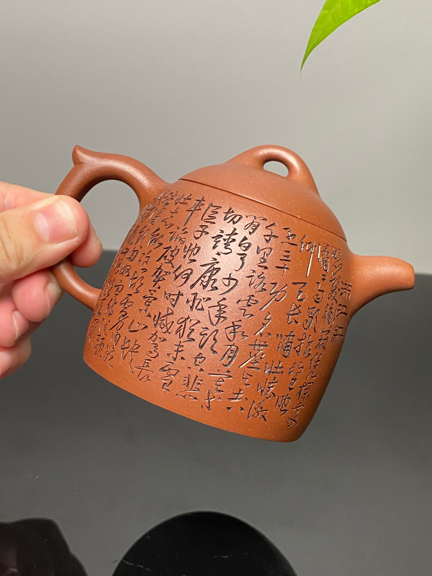 杨喜雨大师顶流臻品《秦权壶》形神兼备·礼藏双宜·传世重器！  ——原矿优质底槽清·260cc ——紫砂刻绘全能艺术名家·杨喜雨 亲工