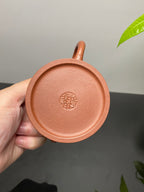 杨喜雨大师顶流臻品《秦权壶》形神兼备·礼藏双宜·传世重器！  ——原矿优质底槽清·260cc ——紫砂刻绘全能艺术名家·杨喜雨 亲工