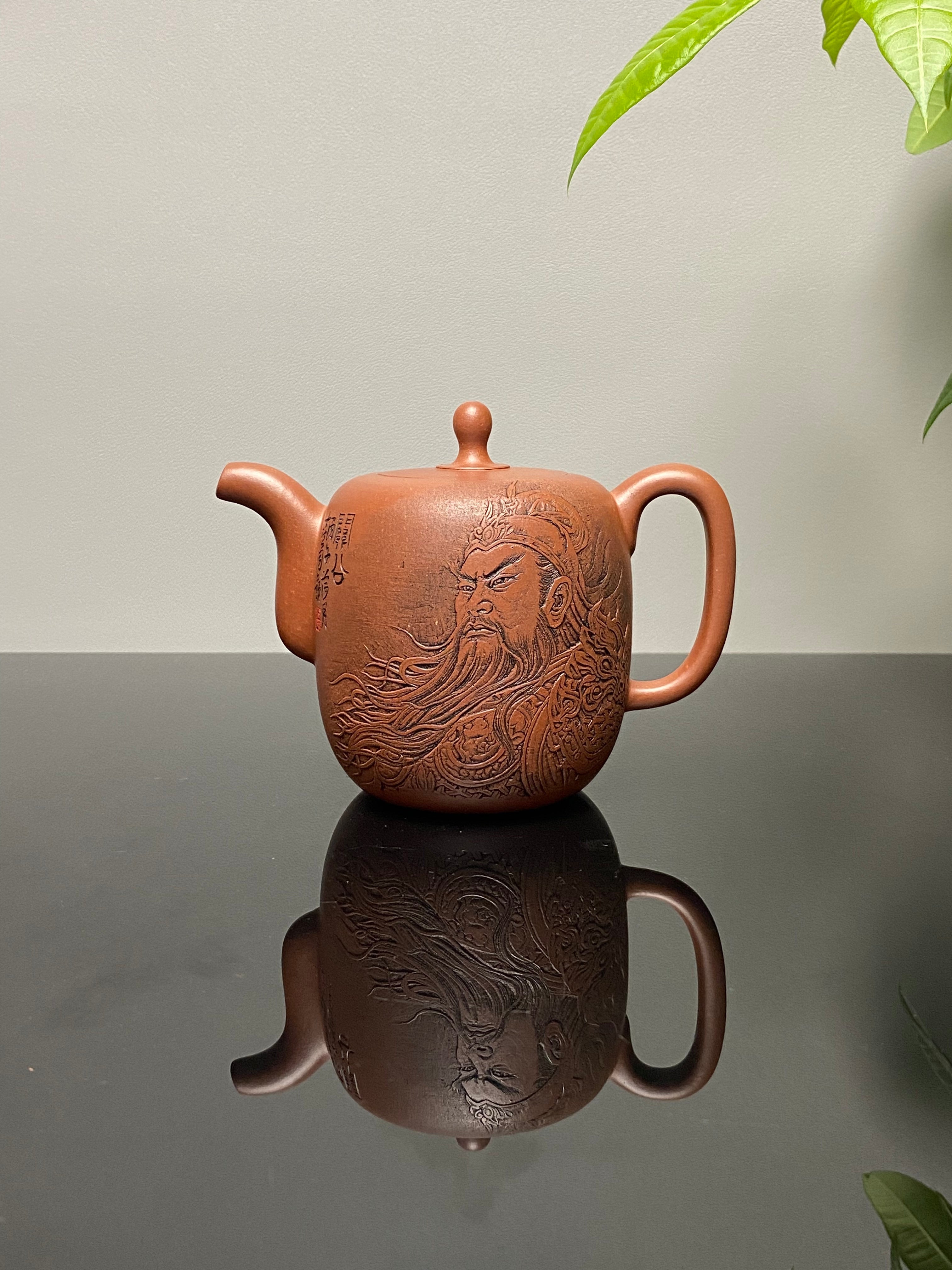 杨喜雨大师顶流臻品《滴泉壶》形神兼备·礼藏双宜·传世重器！  ——原矿优质底槽清·350cc ——紫砂刻绘全能艺术名家·杨喜雨 亲工