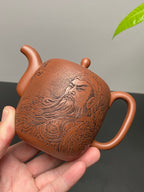杨喜雨大师顶流臻品《滴泉壶》形神兼备·礼藏双宜·传世重器！  ——原矿优质底槽清·350cc ——紫砂刻绘全能艺术名家·杨喜雨 亲工
