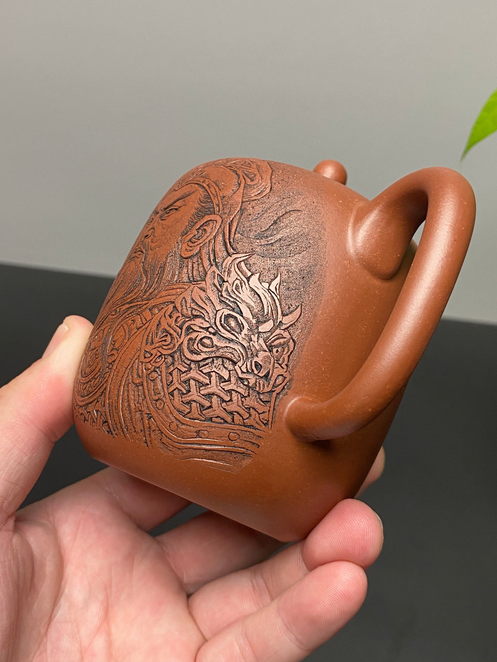 杨喜雨大师顶流臻品《滴泉壶》形神兼备·礼藏双宜·传世重器！  ——原矿优质底槽清·350cc ——紫砂刻绘全能艺术名家·杨喜雨 亲工