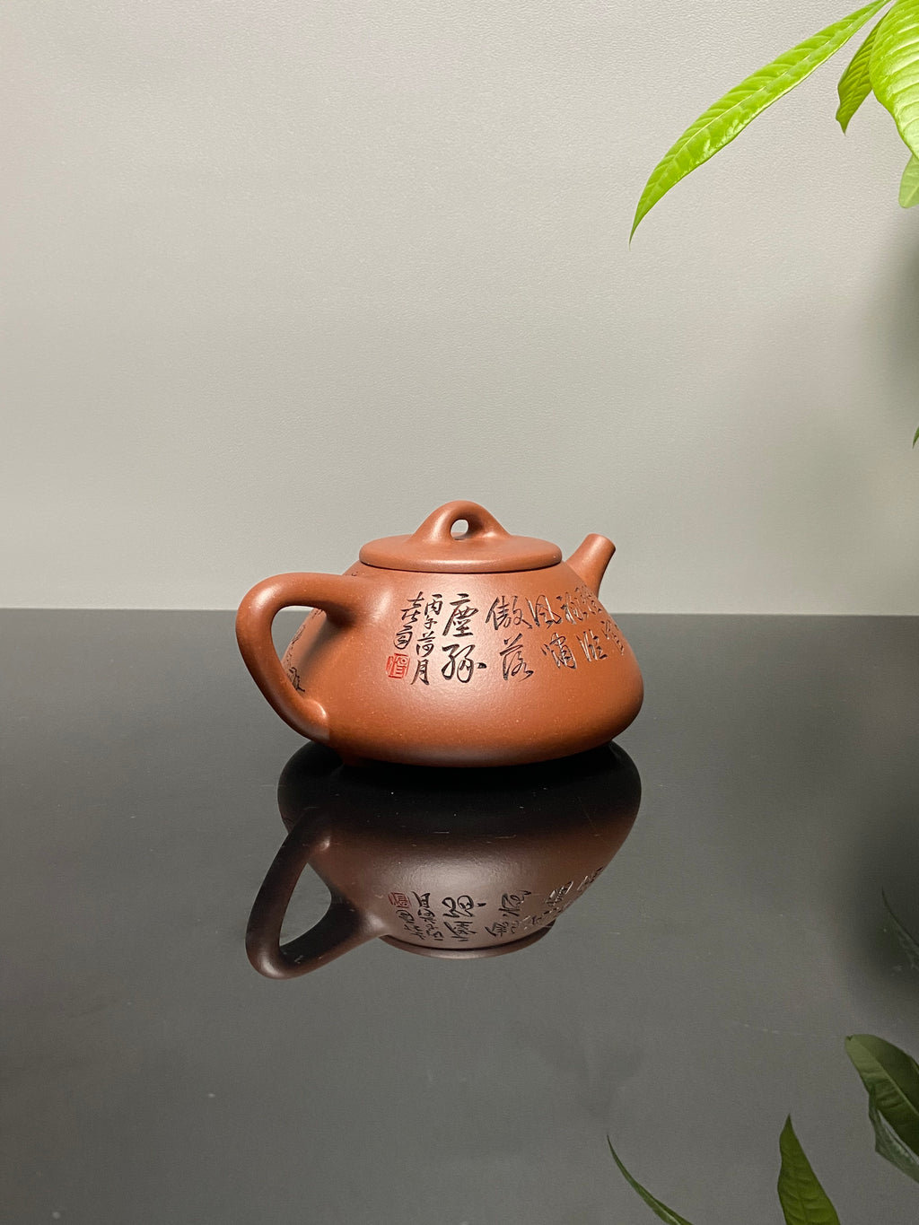 杨喜雨大师顶流臻品《竹林七贤壶》形神兼备·礼藏双宜·传世重器！  ——原矿优质底槽清·350cc ——紫砂刻绘全能艺术名家·杨喜雨 亲工