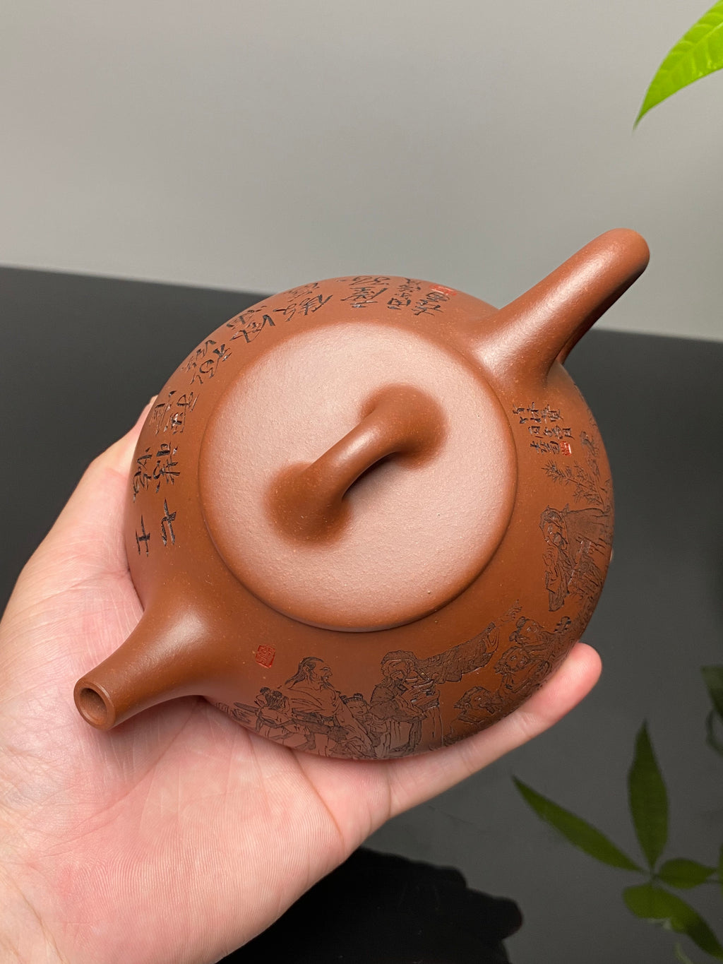 杨喜雨大师顶流臻品《竹林七贤壶》形神兼备·礼藏双宜·传世重器！  ——原矿优质底槽清·350cc ——紫砂刻绘全能艺术名家·杨喜雨 亲工