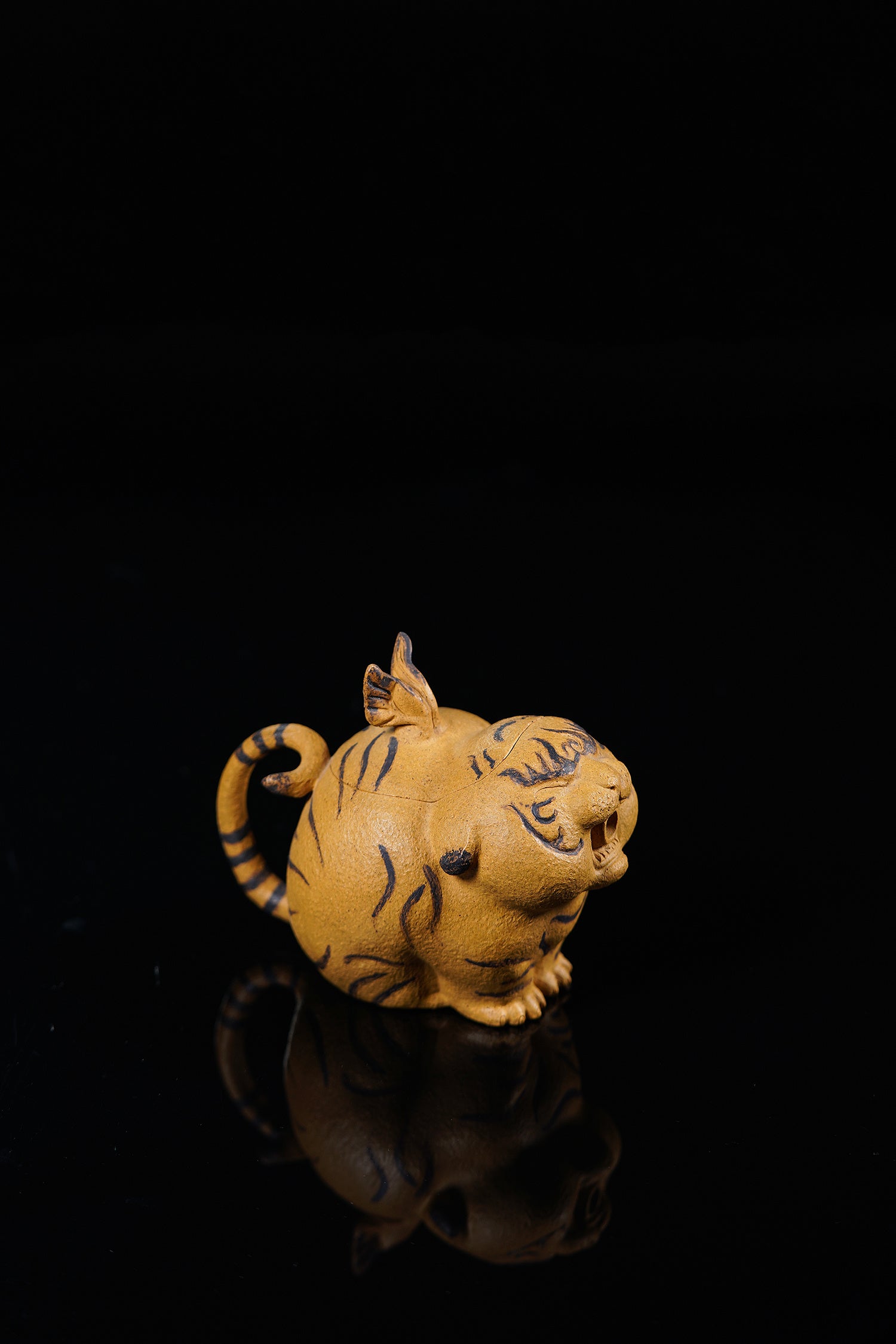 《如虎添翼》 ——原矿黄金段泥·130cc ——实力派陶艺家·王丰