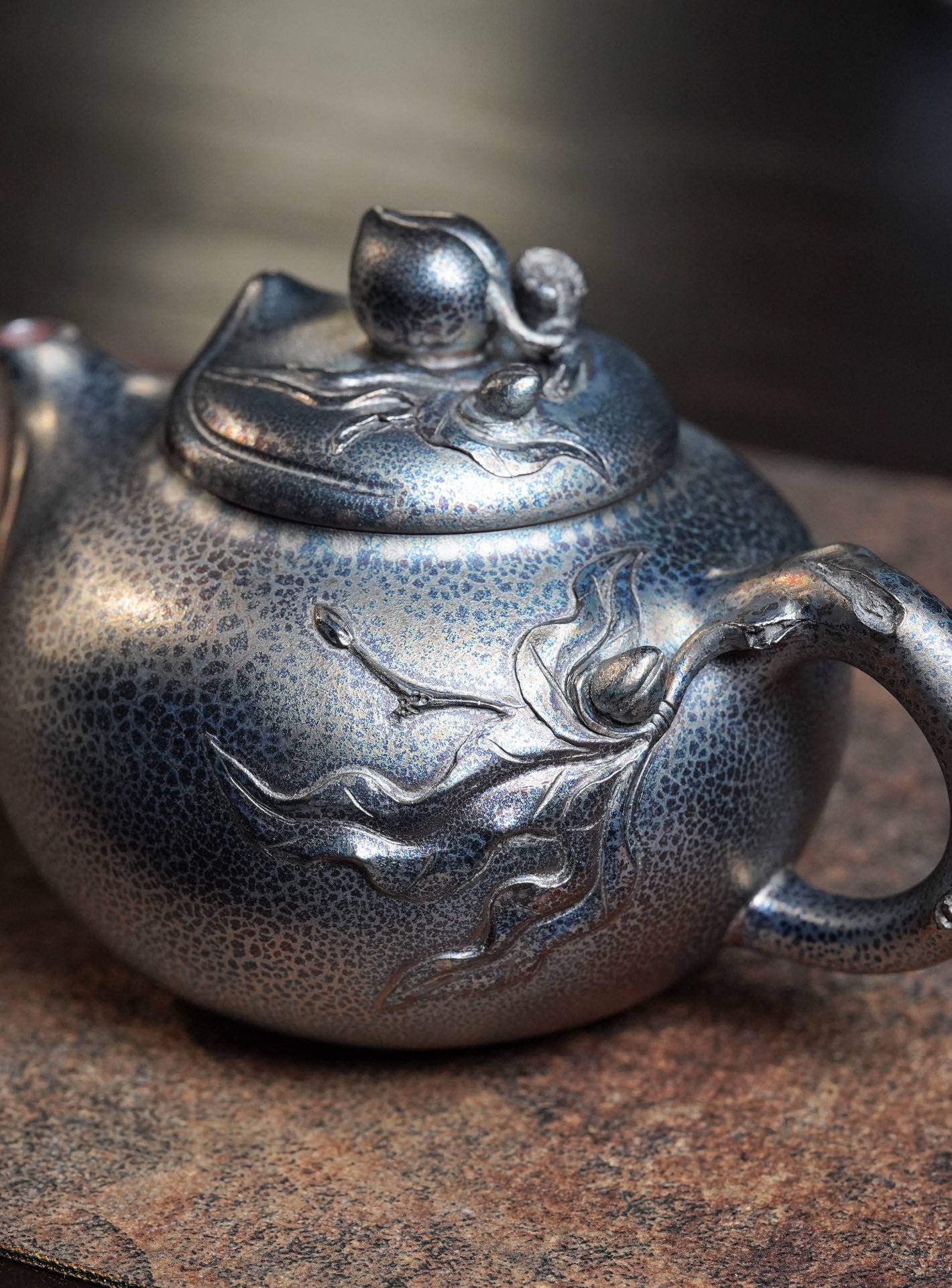 紫砂特色紫金贝壳烧《寿桃壶》精品收藏重器！  ——原矿优质老紫泥，350cc ——著名紫砂艺术家·周满星