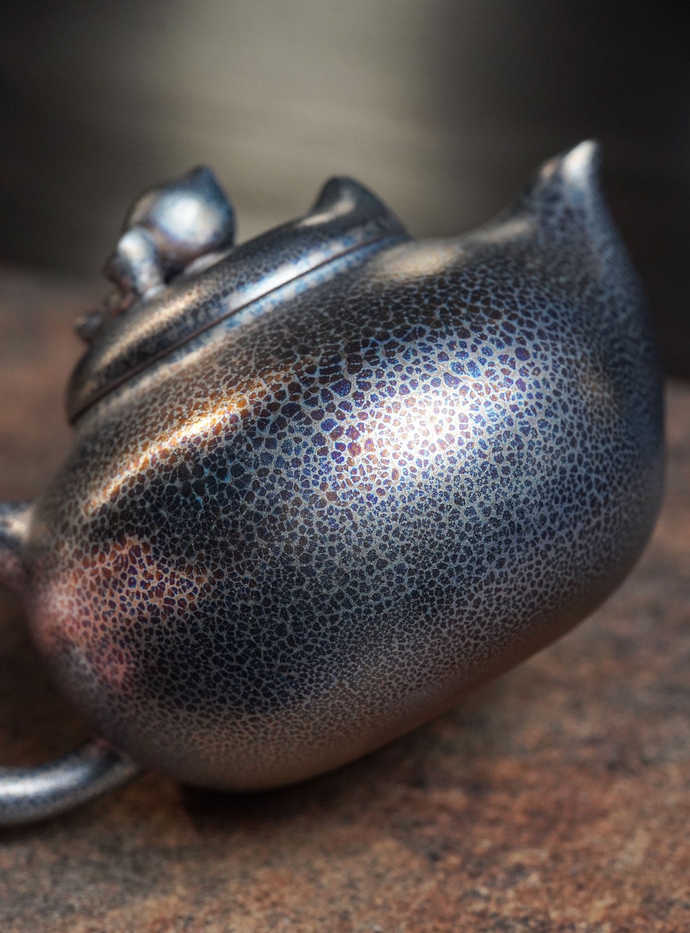 紫砂特色紫金贝壳烧《寿桃壶》精品收藏重器！  ——原矿优质老紫泥，350cc ——著名紫砂艺术家·周满星