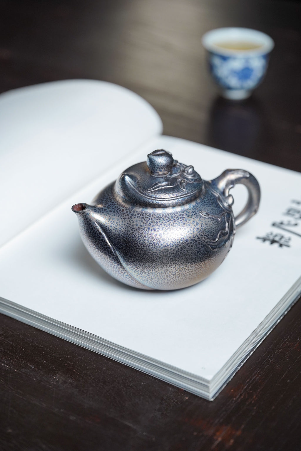 紫砂特色紫金贝壳烧《寿桃壶》精品收藏重器！  ——原矿优质老紫泥，350cc ——著名紫砂艺术家·周满星
