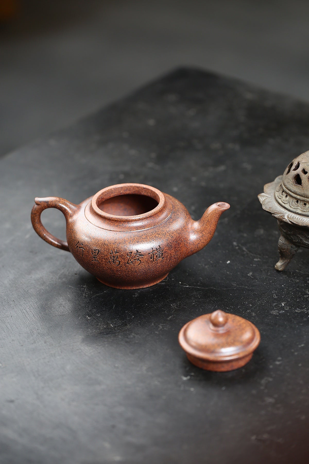 范泽锋高徒·邱爽紫砂潜力重器《笑樱壶》是您礼藏皆宜的高端艺术品👍  ——原矿优质龙骨金砂·390cc