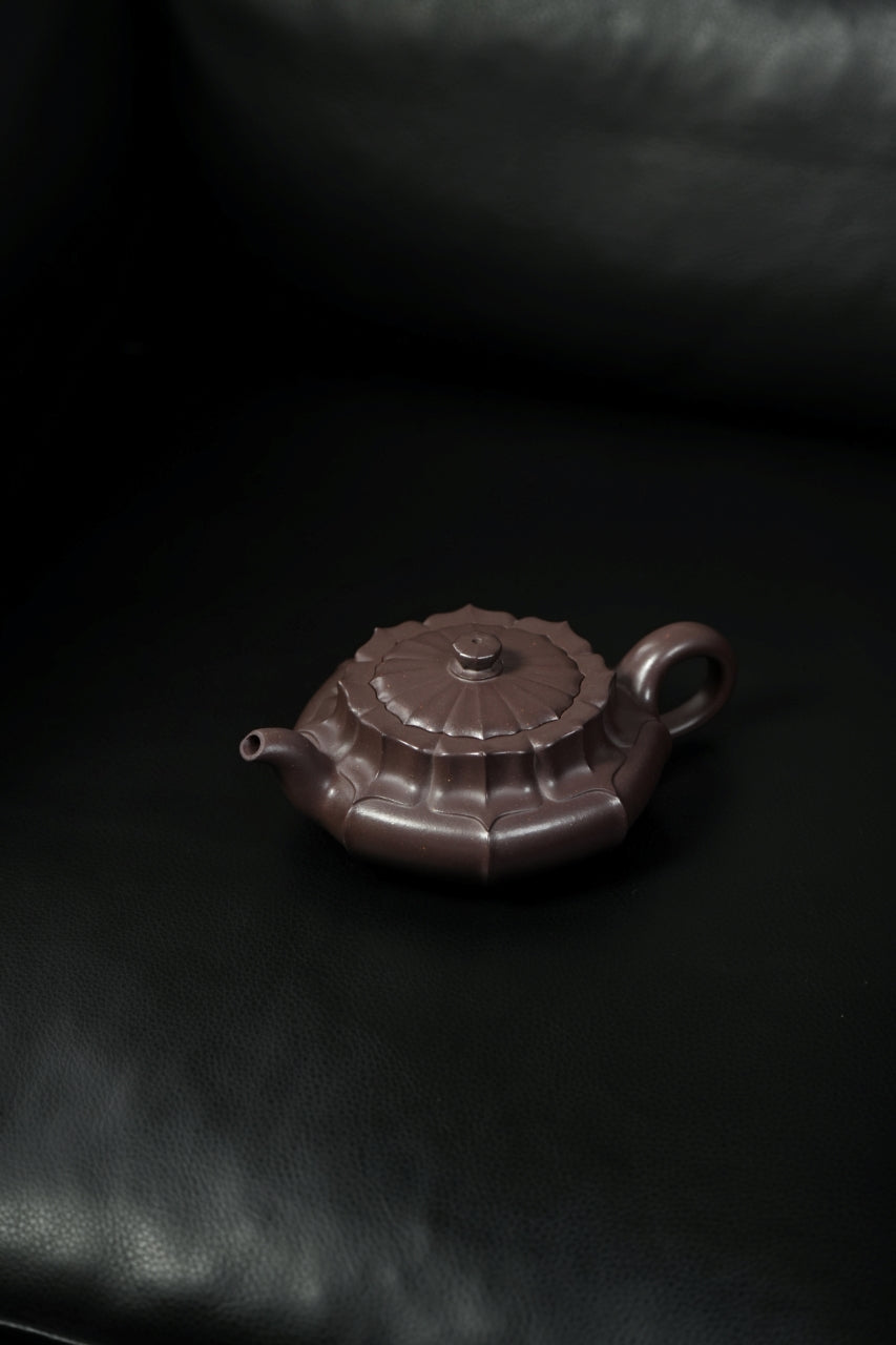 范大生嫡脉·江苏省大师范秀芳·紫砂臻品《八方闲菱壶》——原矿优质天青泥·300cc（入册款代表作）