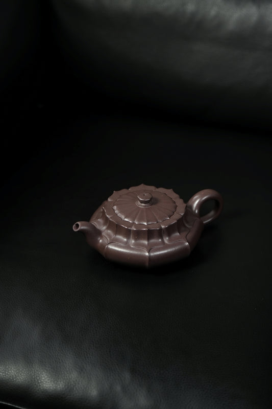范大生嫡脉·江苏省大师范秀芳·紫砂臻品《八方闲菱壶》——原矿优质天青泥·300cc（入册款代表作）