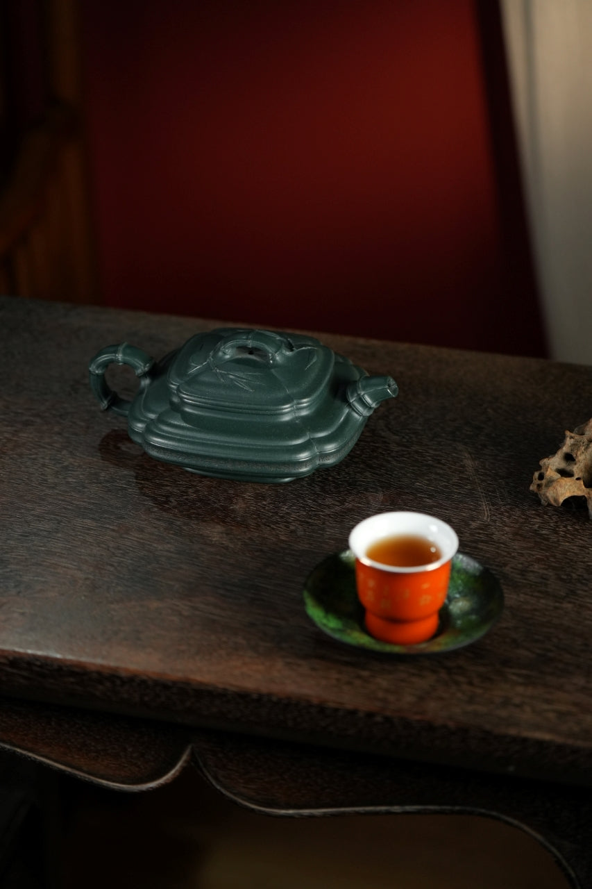 范大生嫡脉·江苏省大师范秀芳·紫砂臻品《四方扁竹鼓壶》——优质九龄君子兰·150cc（入册款代表作）