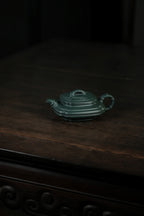 范大生嫡脉·江苏省大师范秀芳·紫砂臻品《四方扁竹鼓壶》——优质九龄君子兰·150cc（入册款代表作）