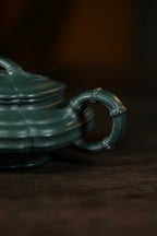 范大生嫡脉·江苏省大师范秀芳·紫砂臻品《四方扁竹鼓壶》——优质九龄君子兰·150cc（入册款代表作）