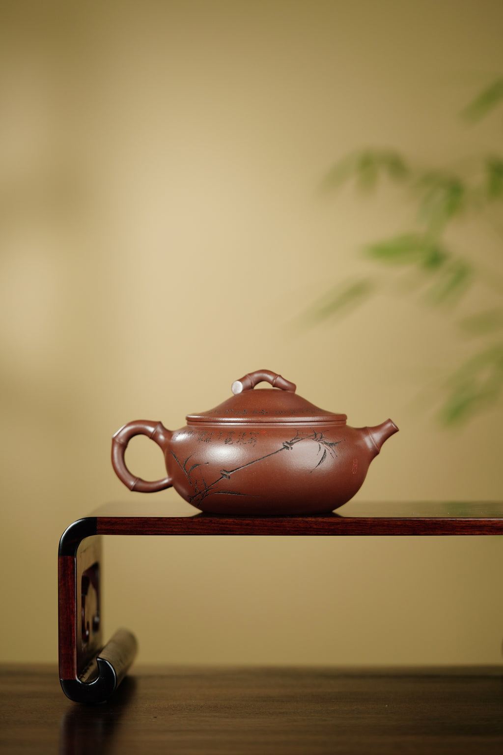 储立之大师传世典藏重器《潇湘竹影壶》是礼藏双宜首选的高端艺术品！  ——原矿优质龙血砂·300cc