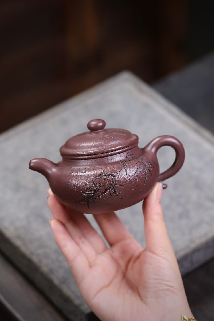 【仿古壶】_____陶刻圣手—国礼艺术家(高级)（储国峰）_____东盟紫砂行业领军人物