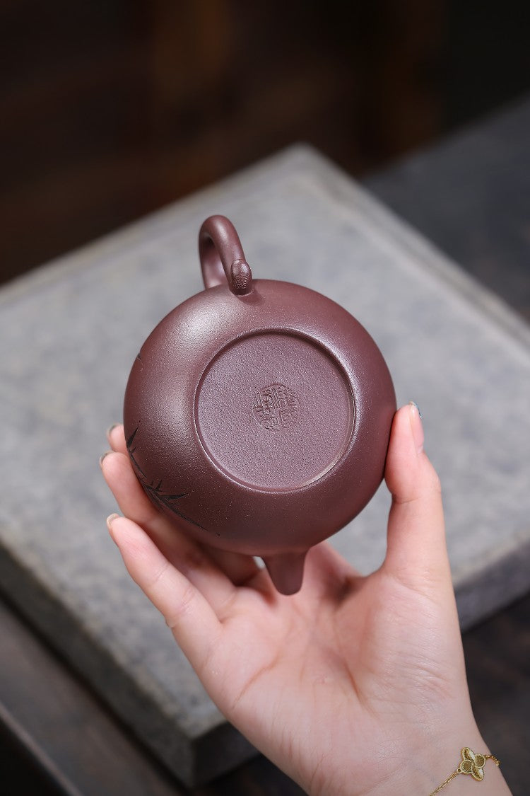 【仿古壶】_____陶刻圣手—国礼艺术家(高级)（储国峰）_____东盟紫砂行业领军人物