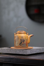 【安徽博物院馆藏作品——仙渡壶】陶刻圣手—国礼艺术家(高级)（储国峰）_____原矿极品黄金砂柴烧 480cc