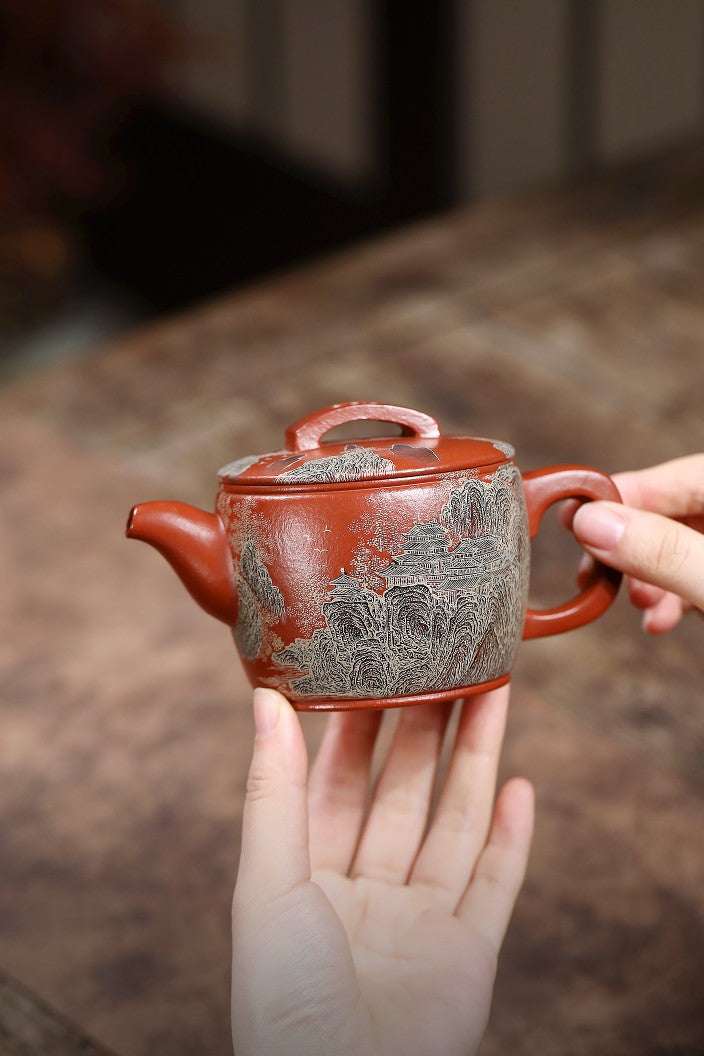 【顶级高货，因工艺太过复杂，仅做一只】 《双大师双飞遗合作限量款》双证书 东盟紫砂行业领军人物新作【汉瓦壶】