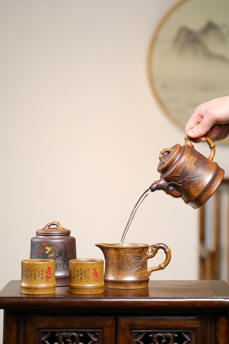 东盟紫砂行业领军人物新作【忠孝仁义五头茶具套组】 一壶一公杯一茶叶罐两主人杯 _____陶刻圣手—国礼艺术家(高级)（储国峰）