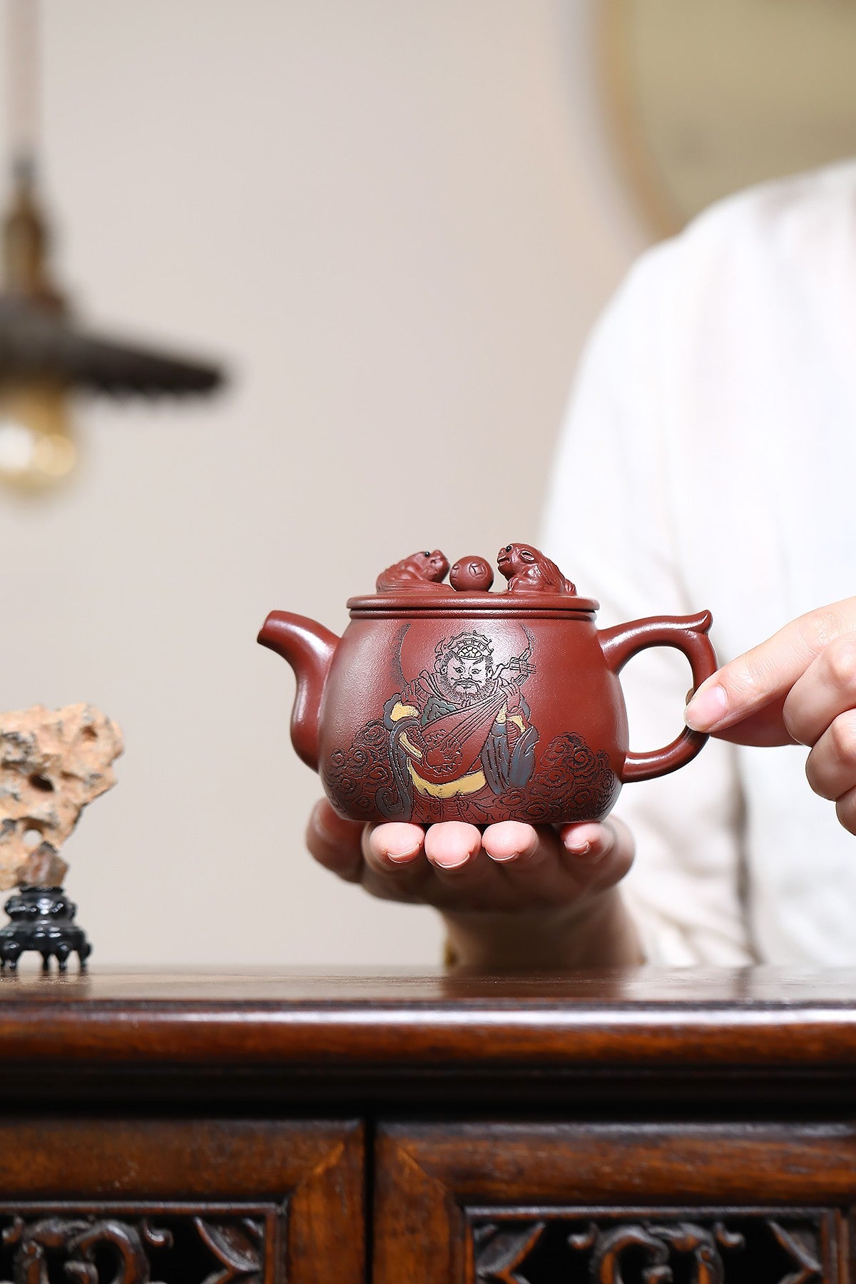 《四大天王系列之东方持国天王》 东盟紫砂行业领军人物新作【祥瑞.东方持国天王】陶刻圣手—国礼艺术家(高级)（储国峰）