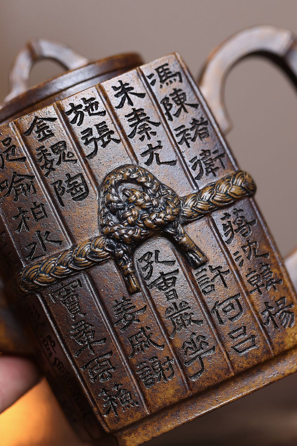 东盟紫砂行业领军人物新作【竹简套组】 （壶身刻绘百家姓） _____陶刻圣手—国礼艺术家(高级)（储国峰）