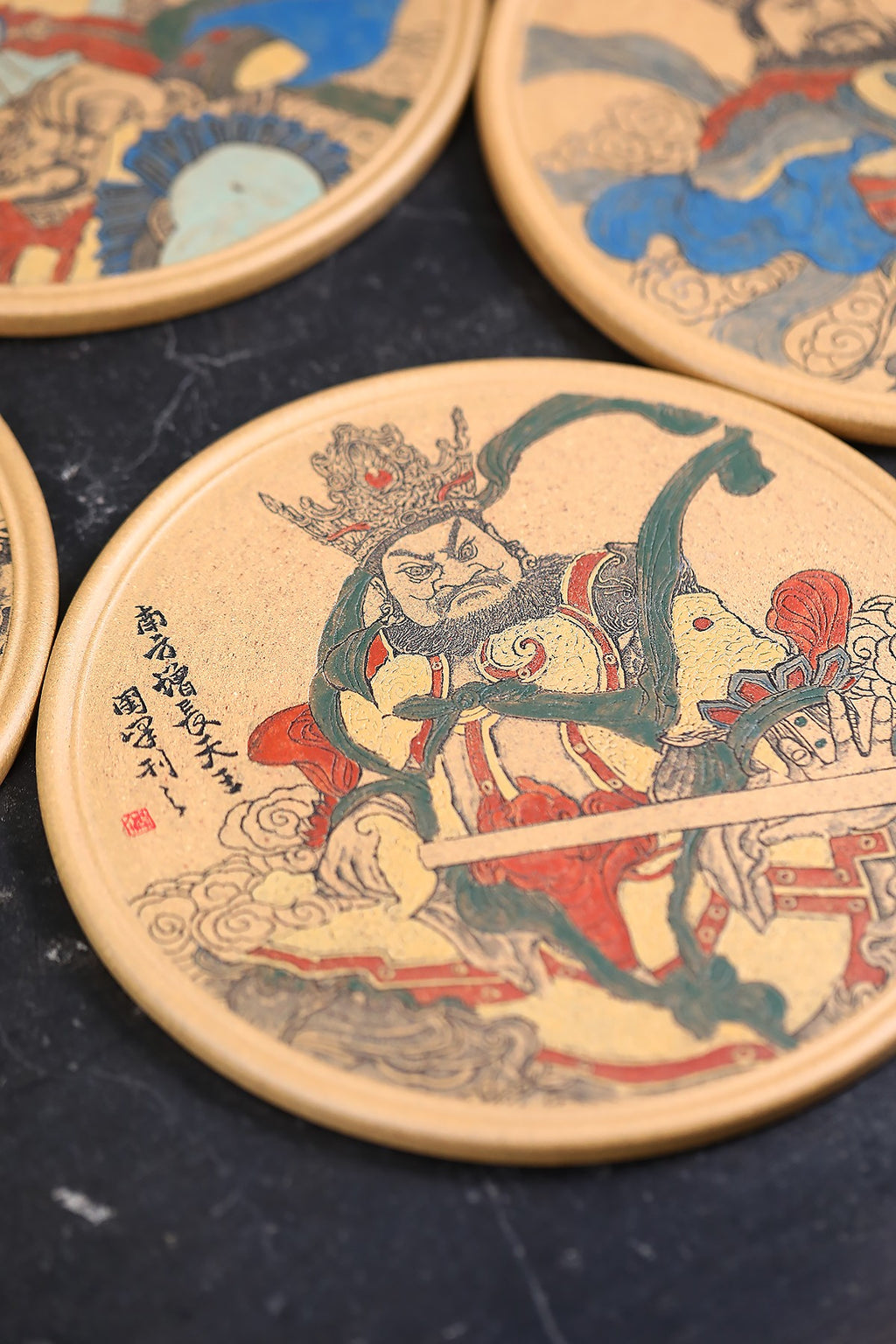 东盟紫砂行业领军人物新作【四大天王壶承.赏盘套组】 (一套4只) 陶刻圣手—国礼艺术家(高级)（储国峰）