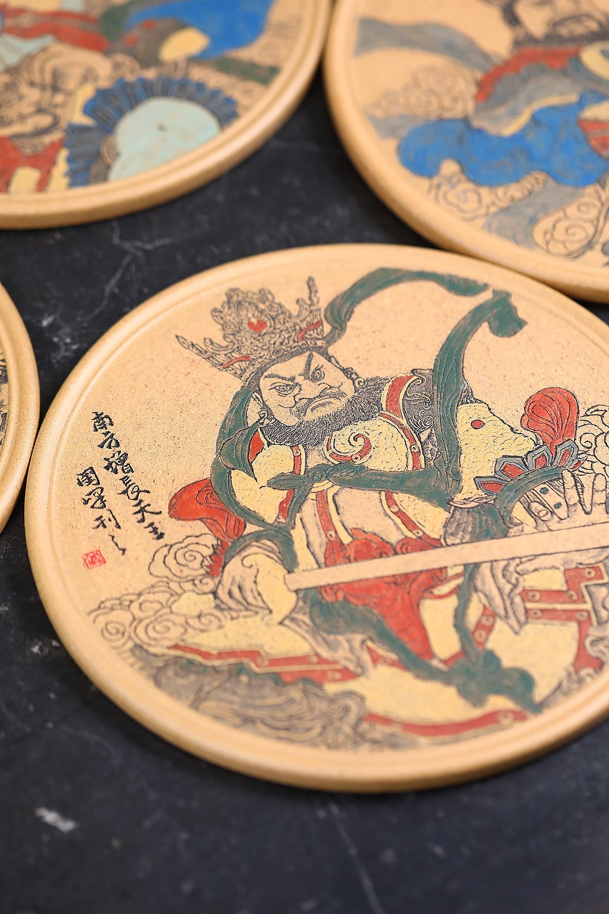 东盟紫砂行业领军人物新作【四大天王壶承.赏盘套组】 (一套4只) 陶刻圣手—国礼艺术家(高级)（储国峰）